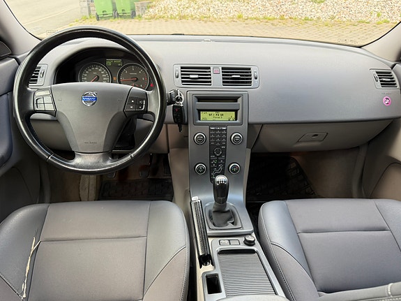 Volvo V50 25 of 30