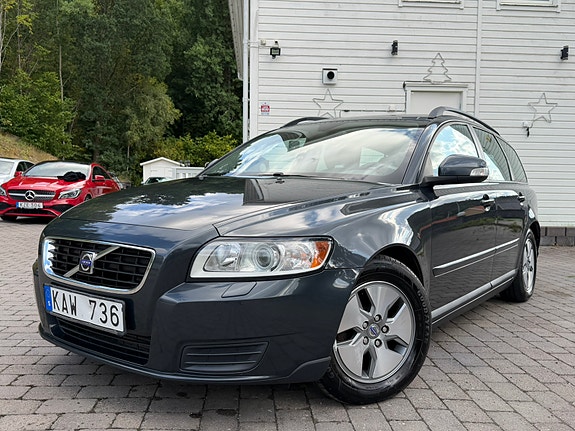 Volvo V50 3 of 30
