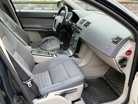 Volvo V50 16 of 30