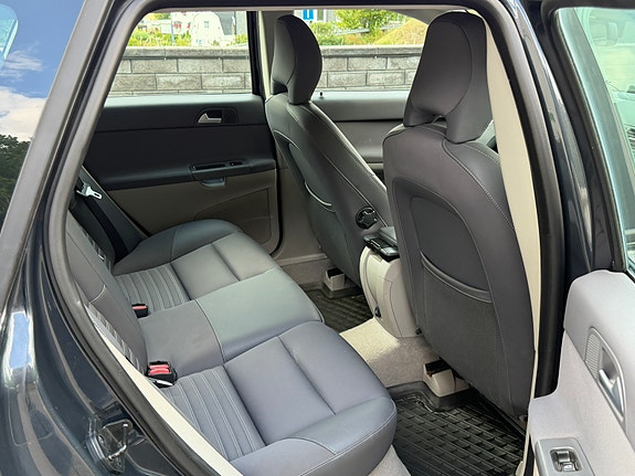 Volvo V50 17 of 30