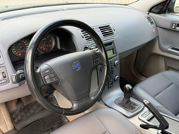 Volvo V50 21 of 30