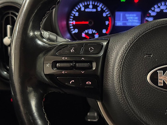 Kia Picanto 15 of 23
