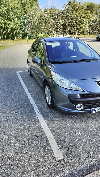 Peugeot 207 3 of 8