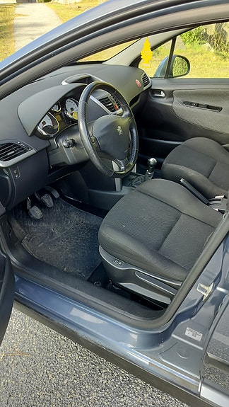 Peugeot 207 5 of 8