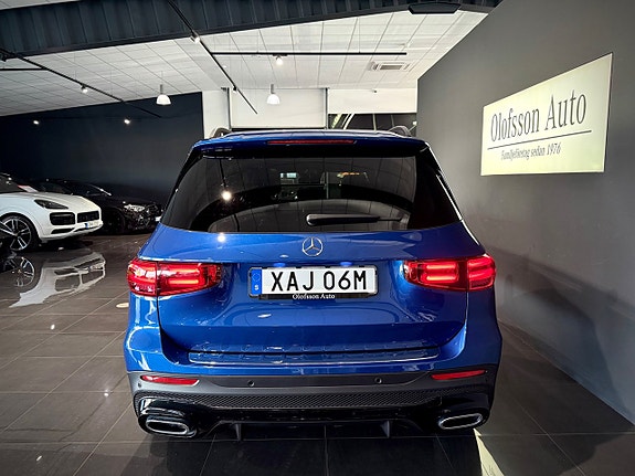 Mercedes-Benz GLB200 24 of 30