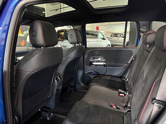 Mercedes-Benz GLB200 8 of 30