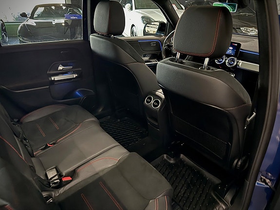 Mercedes-Benz GLB200 6 of 30