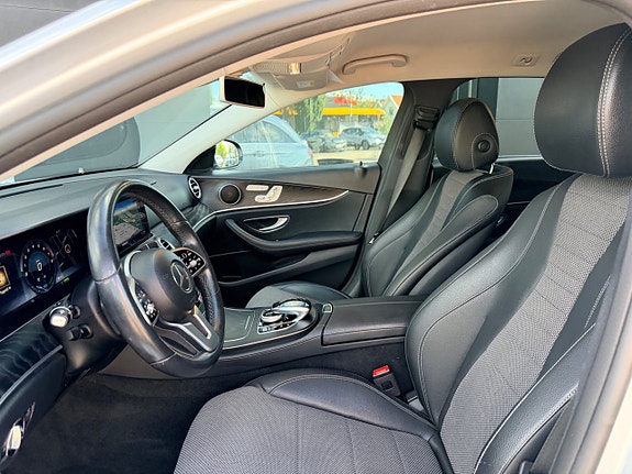 Mercedes-Benz E200 15 of 23