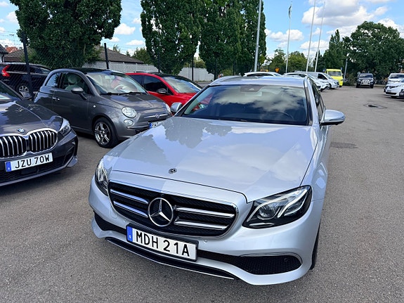Mercedes-Benz E200 9 of 23