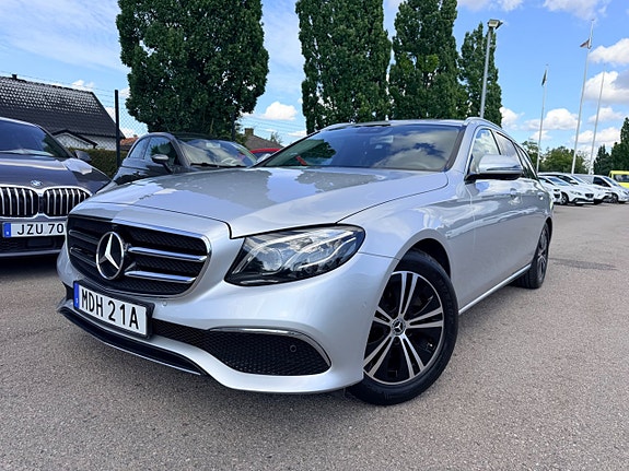 Mercedes-Benz E200 3 of 23
