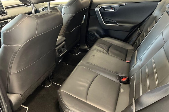Toyota RAV4 13 of 22