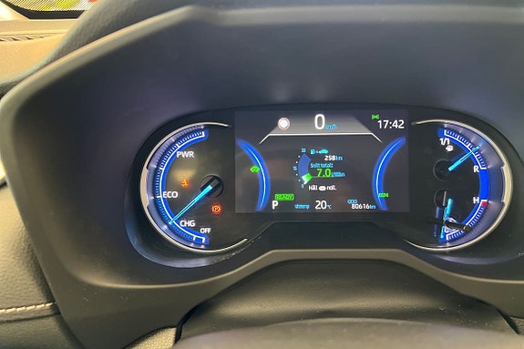 Toyota RAV4 16 of 22