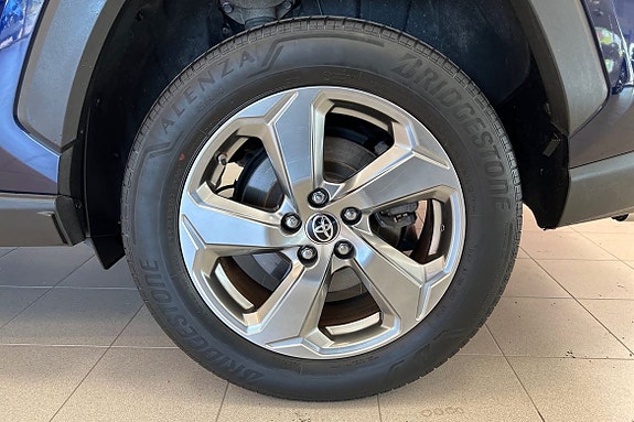 Toyota RAV4 17 of 22