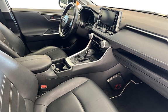 Toyota RAV4 7 of 22