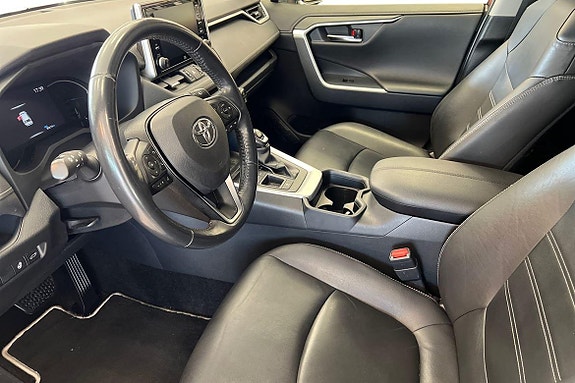 Toyota RAV4 14 of 22