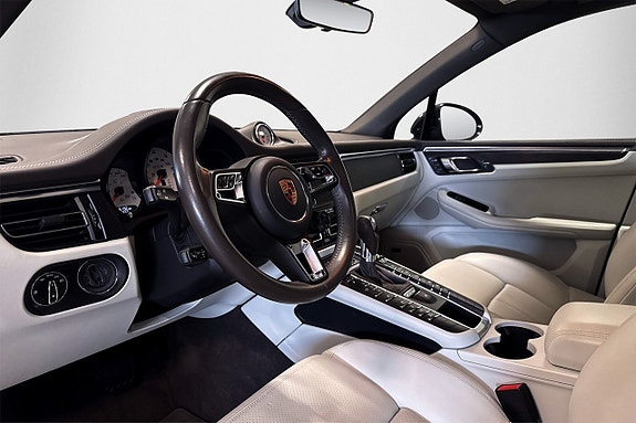 Porsche Macan GTS 8 of 26