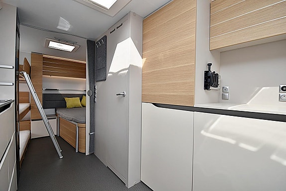 Adria 593 UK Adora, Barnkammare 12 of 27