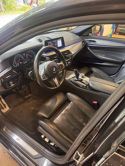 BMW 520d 5 of 8