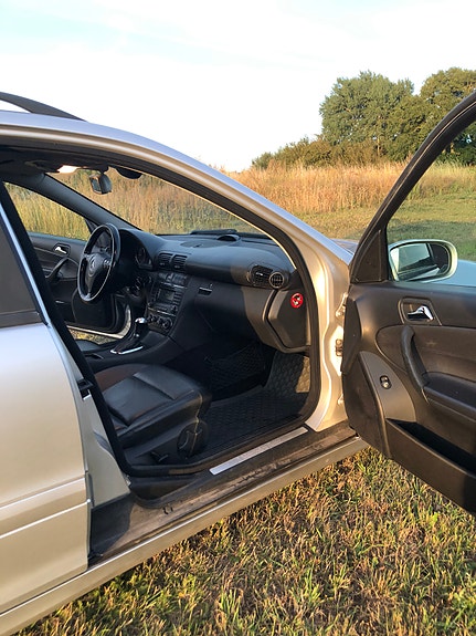 Mercedes-Benz C230 9 of 20