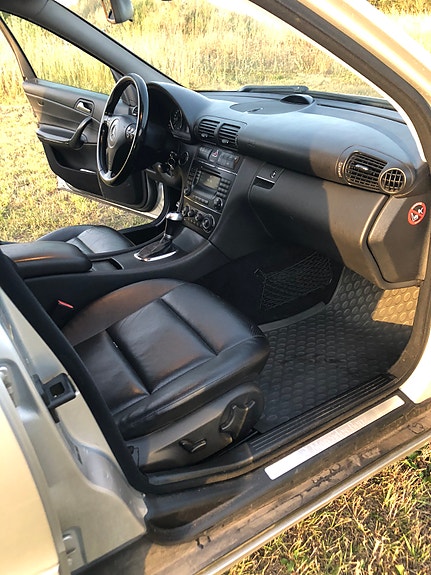 Mercedes-Benz C230 8 of 20
