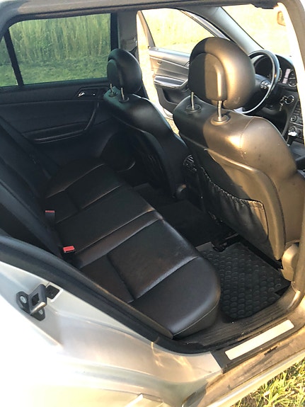 Mercedes-Benz C230 10 of 20