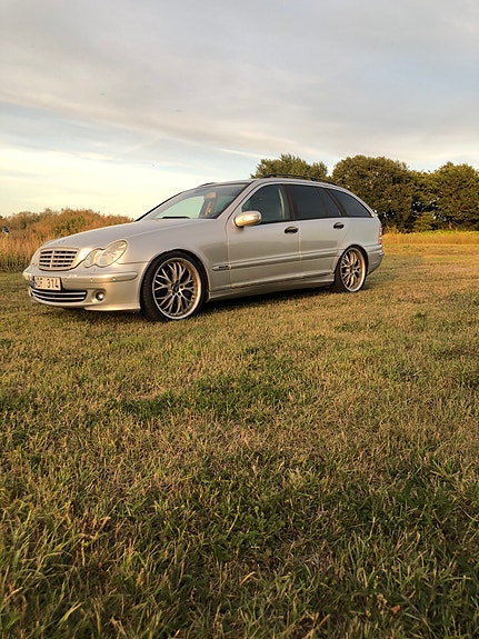 Mercedes-Benz C230 3 of 20