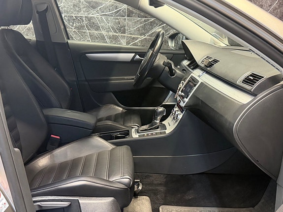 Volkswagen Passat Alltrack 7 of 13