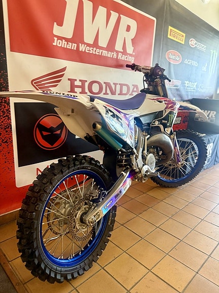 Yamaha yz125 4 of 7