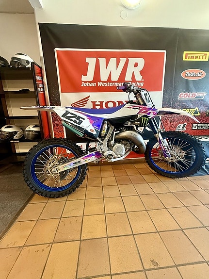 Yamaha yz125 2 of 7