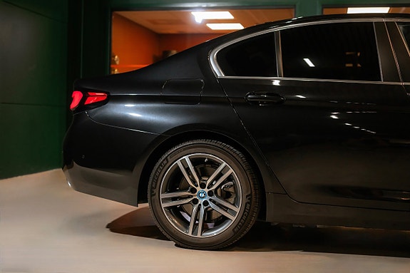 BMW 530e 8 of 28