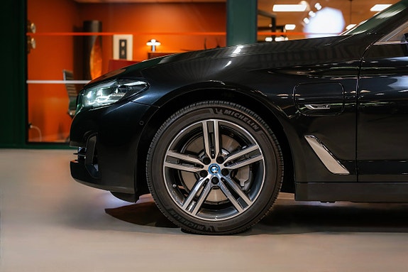 BMW 530e 7 of 28