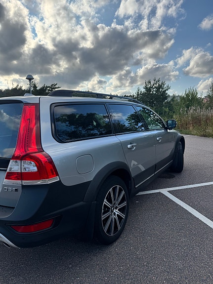 Volvo XC70 6 of 17