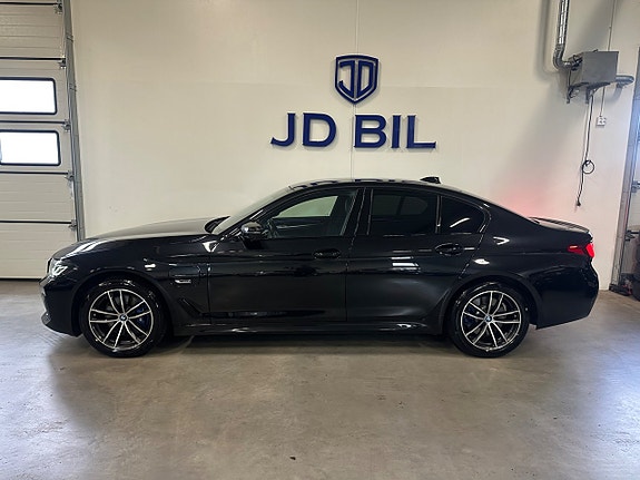 BMW 530e 2 of 22