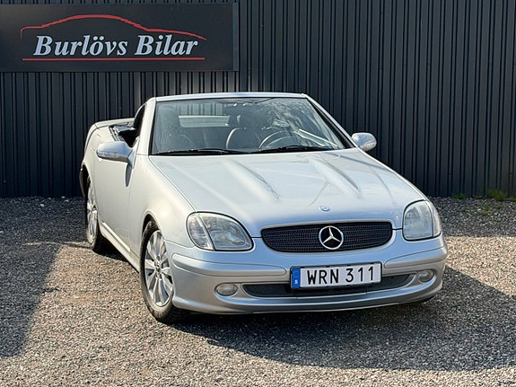 Mercedes-Benz SLK230 6 of 9