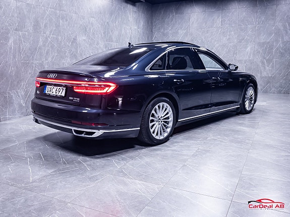 Audi A8 7 of 30