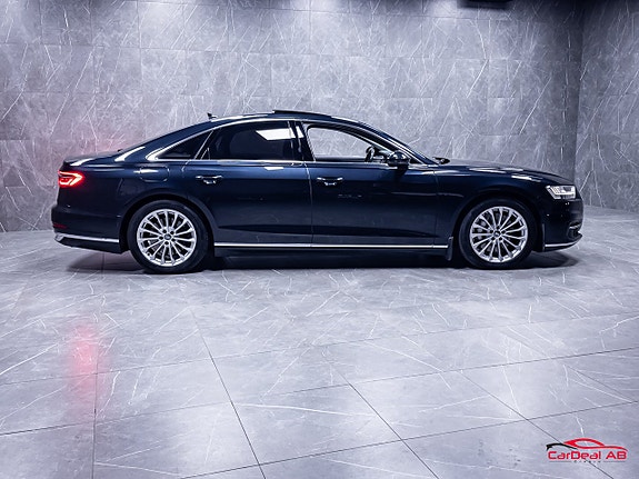 Audi A8 8 of 30