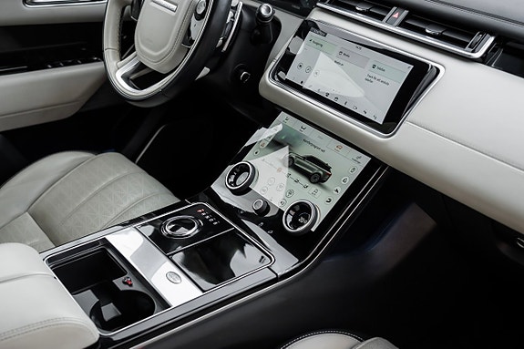Land Rover Range Rover Velar 25 of 30