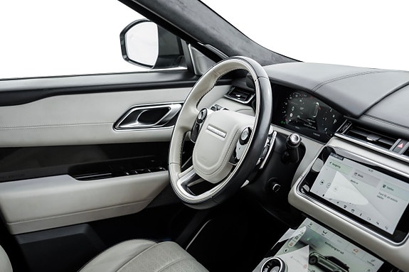 Land Rover Range Rover Velar 24 of 30