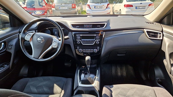 Nissan X-Trail 2 of 9