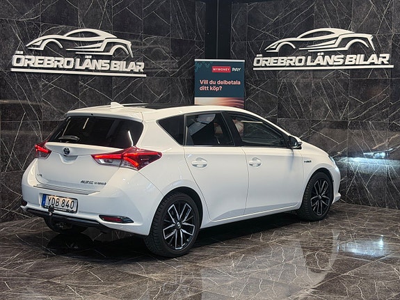Toyota Auris 8 of 23