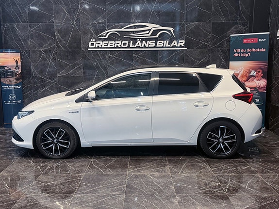 Toyota Auris 10 of 23