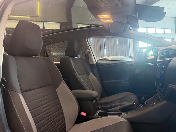 Toyota Auris 22 of 23