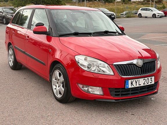 Skoda Fabia 2 of 7