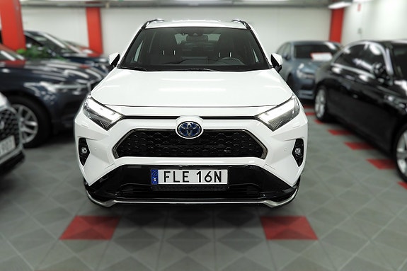 Toyota RAV4 4 of 30