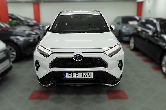 Toyota RAV4 14 of 30