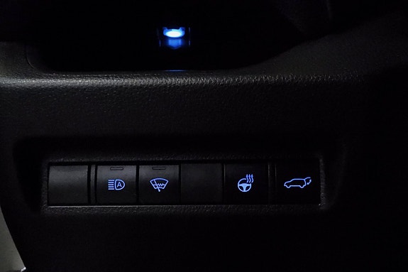 Toyota RAV4 26 of 30