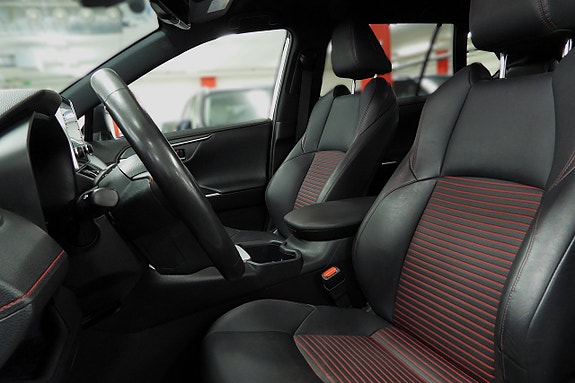 Toyota RAV4 22 of 30