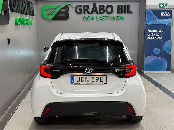 Toyota Yaris 8 of 19