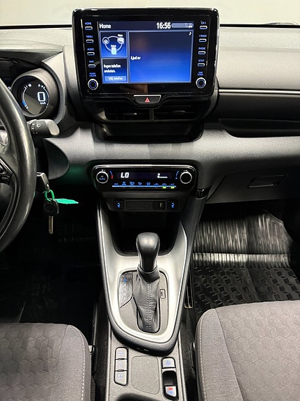 Toyota Yaris 13 of 19