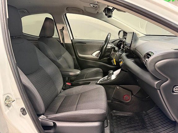 Toyota Yaris 10 of 19